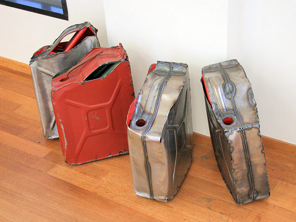 Matias Faldbakken - Everted Jerry Cans - Staal en verf