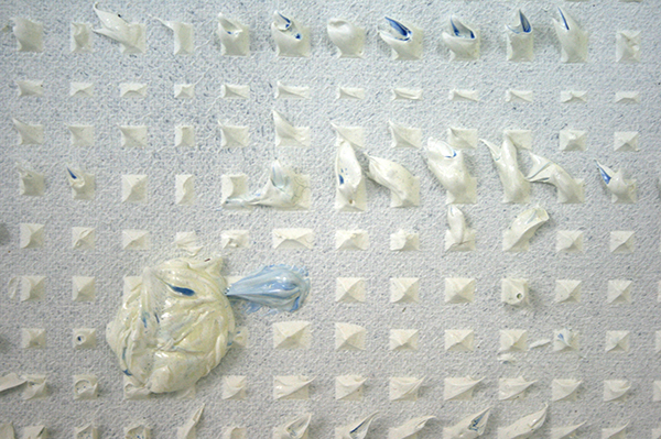 Michiel Ceulers - Even a clock that doesn't work is right twice a day it's applause simply dies - 132x109cm Olieverf en spuitbus op canvas en karton (detail) Michiel Ceulers - Even a clock that doesn't work is right twice a day it's applause simply dies - 132x109cm Olieverf en spuitbus op canvas en karton (detail)