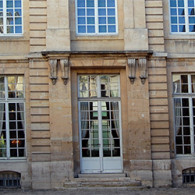 Context kan een meerwaarde zijn op het werk. De context in de letterlijke zin; binnen welke omgeving wordt iets getoond. Een white cube heeft dat niet maar hoe houdt hedendaagse [&hellip;]