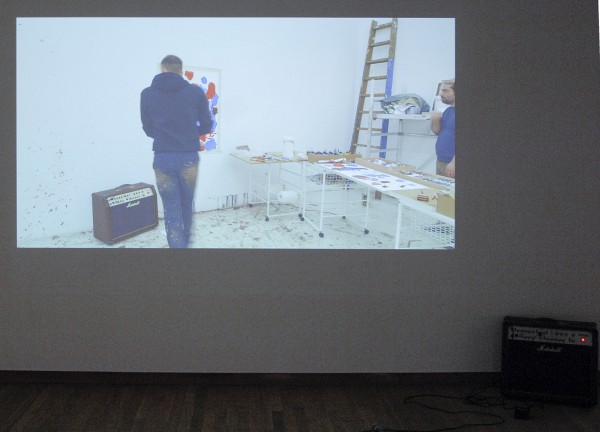 Navid Nuur & Adrian Ghenie - The Possibilities of Purple - Acrylverf op doek en film