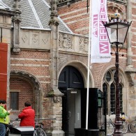 Af en toe kreeg ik dan wel een uitnodiging voor een tentoonstelling in de Oude Kerk, maar eerlijk gezegd had ik geen flauw idee waar dat dan was. Ik ben blijkbaar [&hellip;]