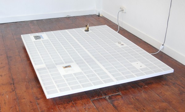 Pavel van Houten - Stof - Bidprentjes met stof uit Santa Cueva, verschillende Morenta devotionalia en video