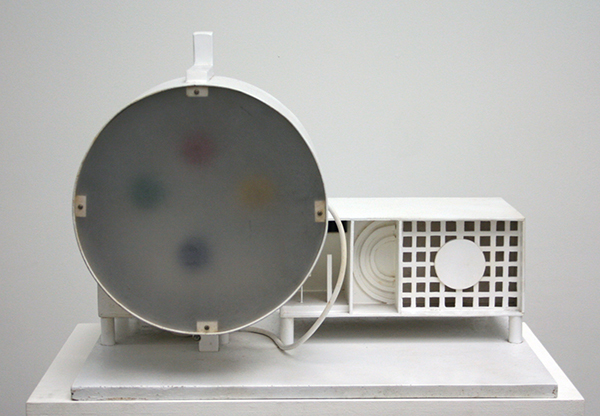 Piero Gilardi - Discussie machine - Hout en electronica