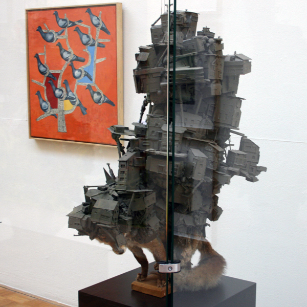 Pim Palsgraaf - Multiscape 13 - Opgezette vos, hout, plastic en modelhuisjes Pim Palsgraaf - Multiscape 13 - Opgezette vos, hout, plastic en modelhuisjes