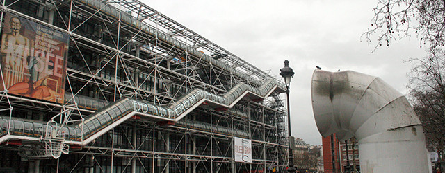 Wie naar het Louvre gaat (de oude klassiekers tot de minder oude klassiekers), vervolgens het d’Orsay (de klassiekers tot ongeveer de impressionisten en post-impressionisten) bezoekt, dan moet die de tijdlijn [&hellip;]