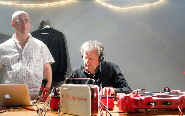 Radio Neverno, Moritz Ebinger en Hans Kuiper