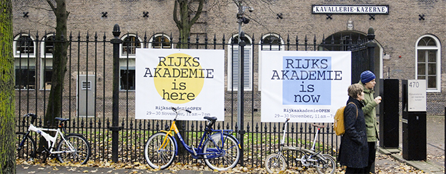 Komend weekend is het weer zo ver, de poorten van de Rijksakademie gaan open voor het gewone publiek. Een zevenduizend man betaalt een kaartje om te mogen zien wat 50 kunstenaars [&hellip;]