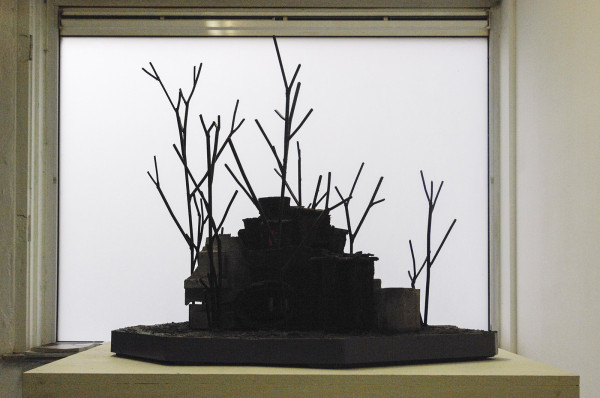 Rob Voerman - Aftermath - 76x86x87cm Brons, ijzer, epoxy en glas