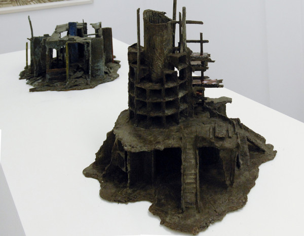 Rob Voerman - Incinerator #1 - 48x46x48cm Brons en glas & Settlement #1 - 37x29x47cm Brons en karton