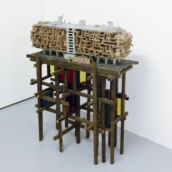 Rob Voerman - Unite d'Habitation #2 - 116x101x50cm Hout, epoxy, karton, glas en verf
