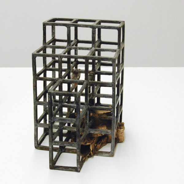 Rob Voerman - White Structure with Construction Within #1 - 25x22x33cm Brons, textiel en olieverf