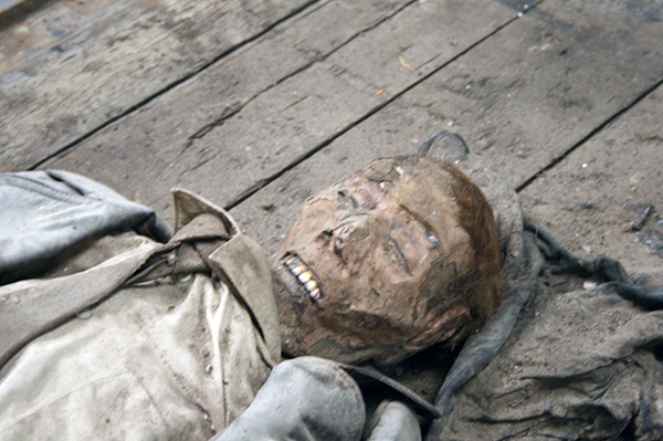 Robert Kusmirowski - In the Same Time (detail)