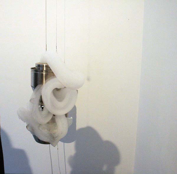 Roger Hiorns - Untitled - Roestvrij staal compressor en schuim