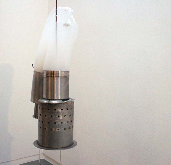 Roger Hiorns - Untitled - Roestvrij staal, compressor en schuim