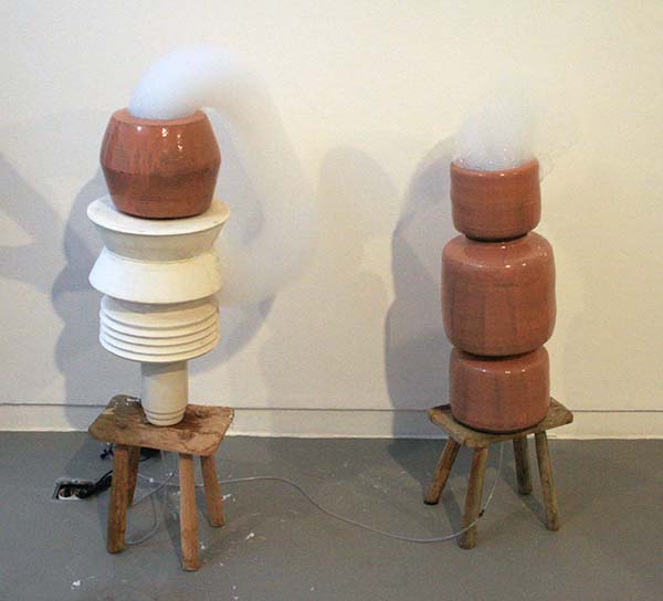Roger Hiorns - Untitleds - Keramiek, hout, compressor en schuim