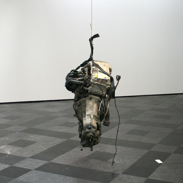 Roger Hiorns - Zonder Titel - Mercedes motor