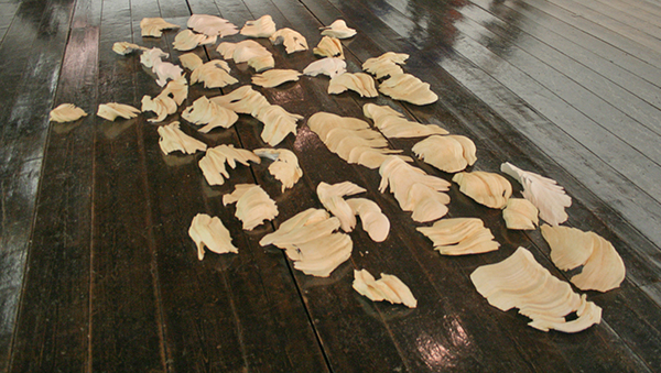 Roger Hiorns - Zonder Titel - Piepschuim en hersenen