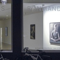 Twee solo’s die tezamen ook een onderlinge inhoud delen, beiden zijn het ficties gebaseerd op de realiteit van alledag. Jasper de Beijer (1973) begint bij het nieuws wat we dagelijks [&hellip;]