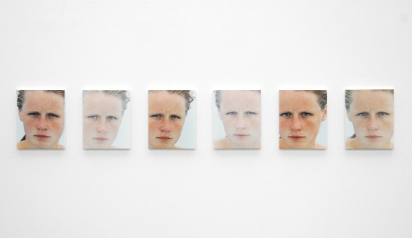 Roni Horn - You Are the Weather - fotografie op aluminium (detail)