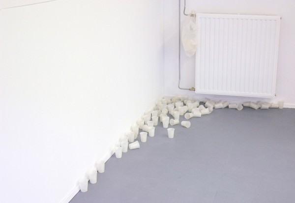 Rosa Everts - 100 bekertjes - Installatie van transparant papier