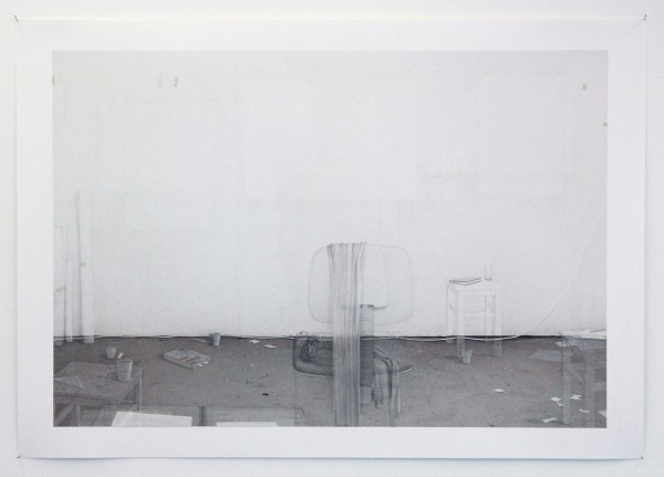 Rosa Everts - Zonder Titel (Atelier II)  - 70x100cm Potlood, acrylverf en papier op fotoprint op papier