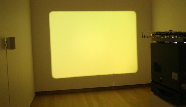 Rossela Biscotti - Yellow Movie - 22minuten filmloop met geluid (ondertiteling) Rossela Biscotti - Yellow Movie - 22minuten filmloop met geluid (ondertiteling)