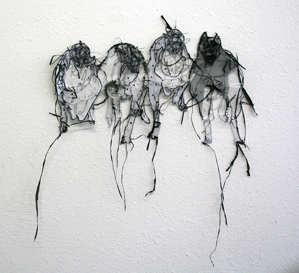 Saminte Ekeland - Dogs II - 55x45cm Borduursel, transparant plastic, garen, acryl en panty's