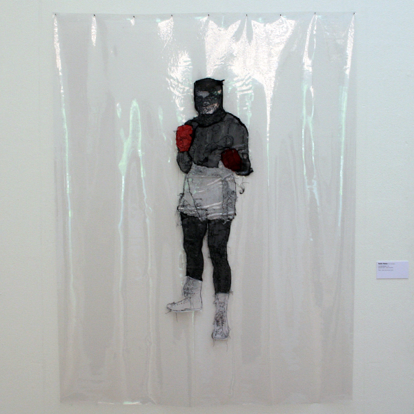 Saminte Ekeland - I am the Greatest II - Kunststof, garen, zijde en acrylverf Saminte Ekeland - I am the Greatest II - Kunststof, garen, zijde en acrylverf