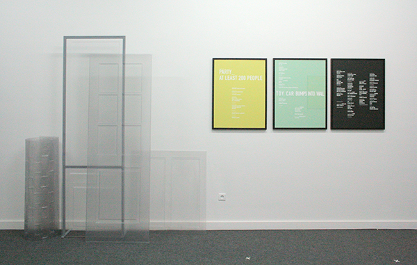 Sarah & Charles - Two Doors, Two Windows, Brick Wall - Instalatie, PVCen staal & Sounds - 60x80cm Pigment op papier