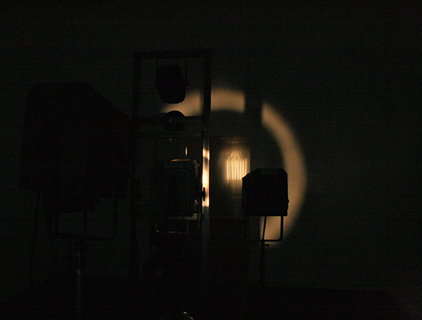 Sarah & Charles (in samenwerking met Henri-Emmanuel Doublier) - Glimmer, Glimmering Lights (AKA Red Herring Instalation) - Lichtinstallatie