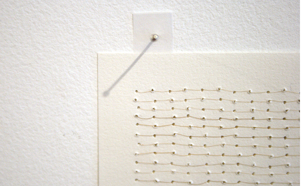 Sarah van der Lijn - Horizontaal - 15x21cm Haar van de kunstenaar en papier (detail)