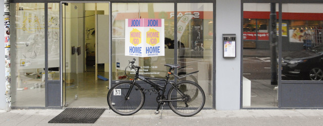 Het is onderhand echt al niets nieuws meer en je komt het veelvuldig tegen. Maar slechts zelden wordt het besproken binnen het tentoonstellingen discours. Dat is ook niet vreemd want [&hellip;]