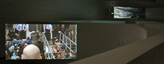 Al een poosje geleden bezocht ik de tentoonstelling van Aernout Mik(1964) in het Stedelijk. Maar het werk is dermate complex dat het even duurde voordat ik er iets over kon [&hellip;]