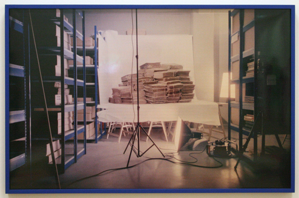 Susanne Kriemann - A Silent Crazy Jungle Under Glass (Black Box) - Lightjet op parelpapier Susanne Kriemann - A Silent Crazy Jungle Under Glass (Black Box) - Lightjet op parelpapier