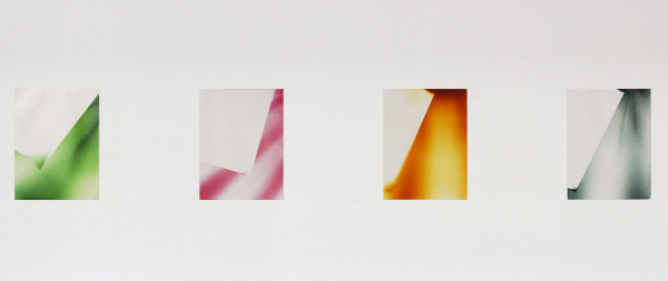 Tanya Long - Untitled (Roll from one corner) - 41x31cm Unieke analoge C-Prints