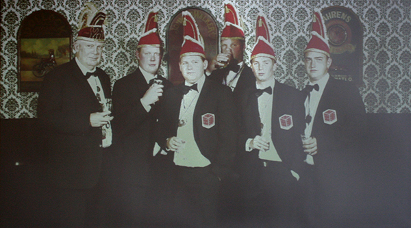 Teun Vonk - Carnavals vereniging - 6,19minuten Videoloop Teun Vonk - Carnavals vereniging - 6,19minuten Videoloop