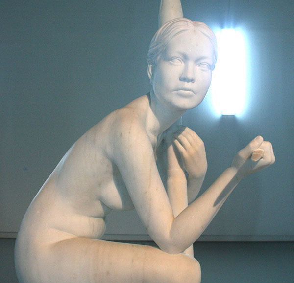 Thom Puckey - AV With Knife and RPG-7 - Marmer (detail)