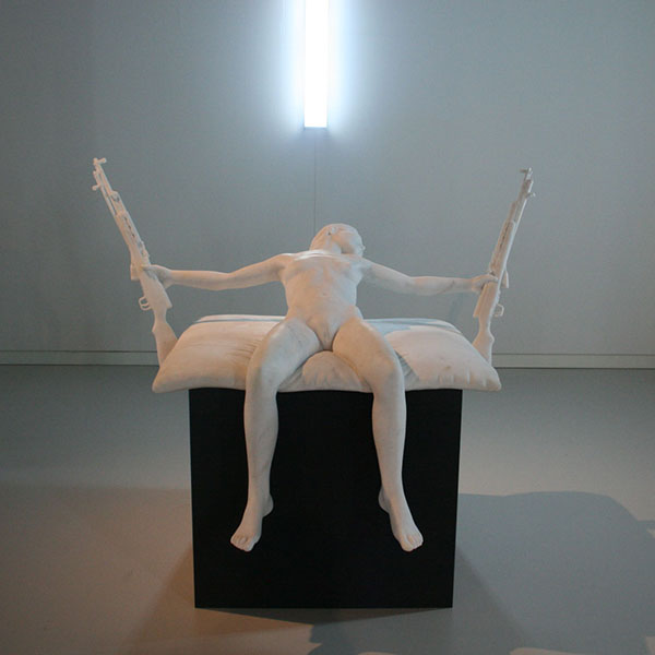 Thom Puckey - Figure Falling Backwards with 2 Carbines- Marmer