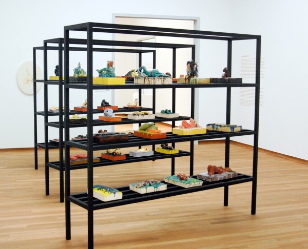 Thomas Schutte - Untitled (Ceramic Sketches) - Geglazuurde keramiek, rekken, 1997-1999