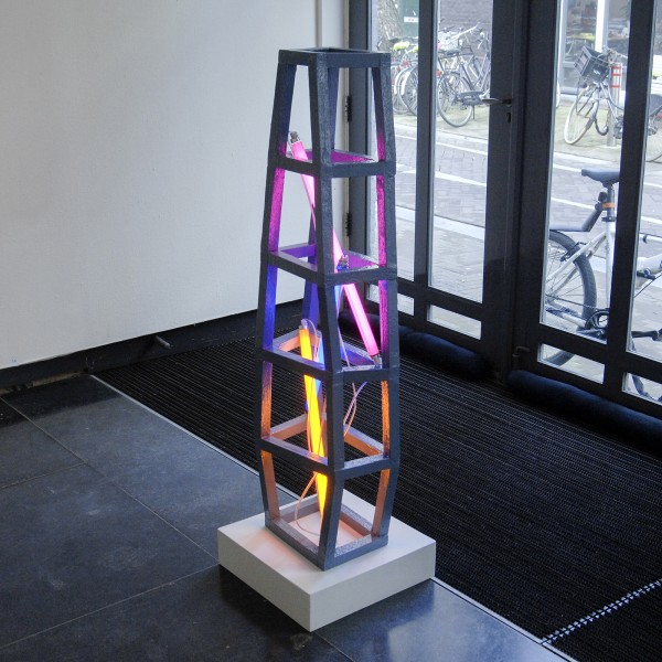 Tijl Orlando Frijns - Distorted Constructions (With Light) - Lak op vuren en MDF