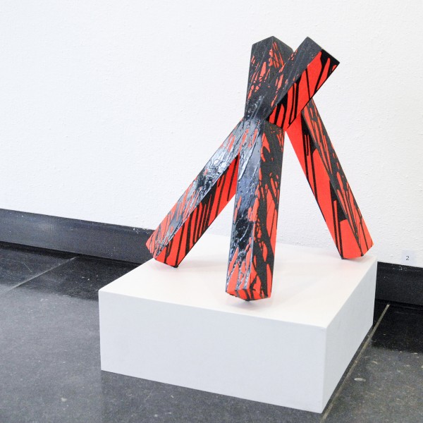 Tijl Orlando Frijns - Standing construction - Lak op grenen