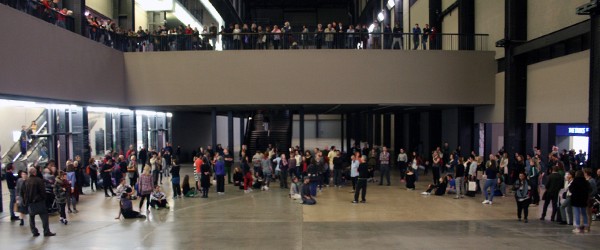 Onlangs was ik, zoals bekend, in Londen. Nu mag je helaas lang niet overal fotograferen, met de drukte (!) in de musea is dat ook vaak niet te doen. Toch [&hellip;]