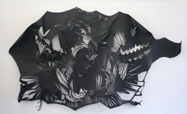 Ulrike Rehm - Explosie - 220x150cm Zwart papier Ulrike Rehm - Explosie - 220x150cm Zwart papier