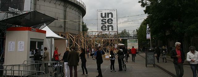 FOAM organiseert van de 19e tot 23e (dit weekend) Unseen, een groots opgezette beurs voor fotografie. Dat fotografie als begrip breed moet worden begrepen wordt direct duidelijk aan eenieder die [&hellip;]