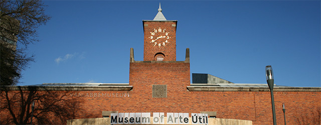 Het van Abbemuseum heeft een collectie kunstwerken opgebouwd die er echt wel toe doet. Zeker vergeleken met veel andere gemeentelijke musea heeft het Abbe een indrukwekkende collectie. Maar, van die [&hellip;]