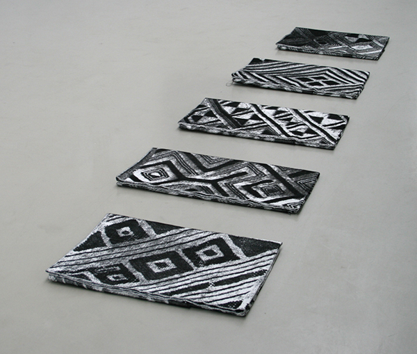 Vincent Vulsma - Tufted Cloths (S1016) - 38x56cm, 36x61cm, 35x68cm, 44x64cm, 35x69cm Jacquard stof, 5 delen