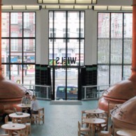 Daan van Golden (1936) heeft een overzicht in Wiels. Dat betekend een overzicht van zijn gehele oeuvre. Dan weet je ook al welke werken er ongeveer te zien zijn: Enkele zakdoeken, [&hellip;]