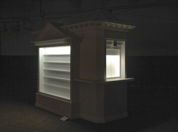 Wesley Meuris - Museum Kiosk for Camera Services - Hout, tegels, glas en licht
