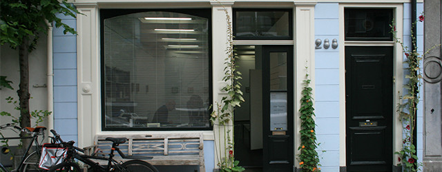 Ik ben met betrekking tot vrouwen die iets met textiel doen enorm bevooroordeeld. Naar mijn mening is het meestal typisch vrouwenwerk wat niet veel verder komt dan huisvlijt. Zelden levert [&hellip;]