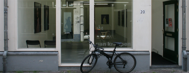 Twee jaar geleden studeerde ze af in Den Haag aan KABK en viel toen bij de fotografie afdeling op. Iets later zag ik haar werk bij Best of Graduates bij [&hellip;]